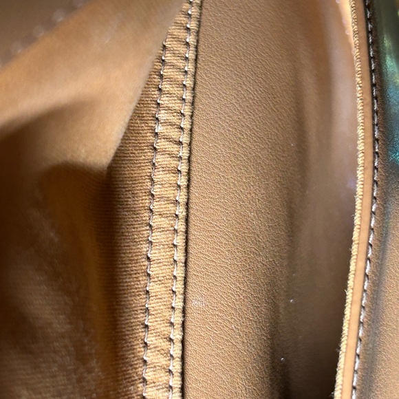 Ted Baker London Tan Hobo Bag w/Buckle Accent Approx. 14” x 11” x 3” EUC - Picture 13 of 14